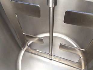 RVS tank met elektrische verwarming, verwarmbare RVS tank, mengtank, opslagtank met verwarming, thermostaat, anker roerwerk, INOX tank, smelttank